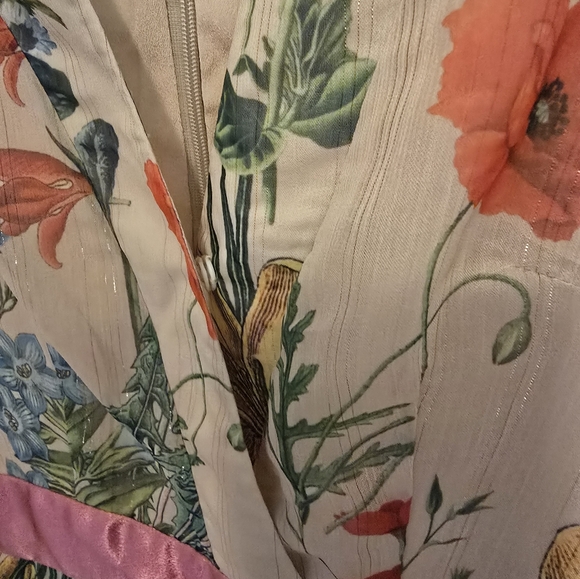 MUKZIN V-neck Printed Sexy Bell Sleeve Romper NWOT - Picture 7 of 8